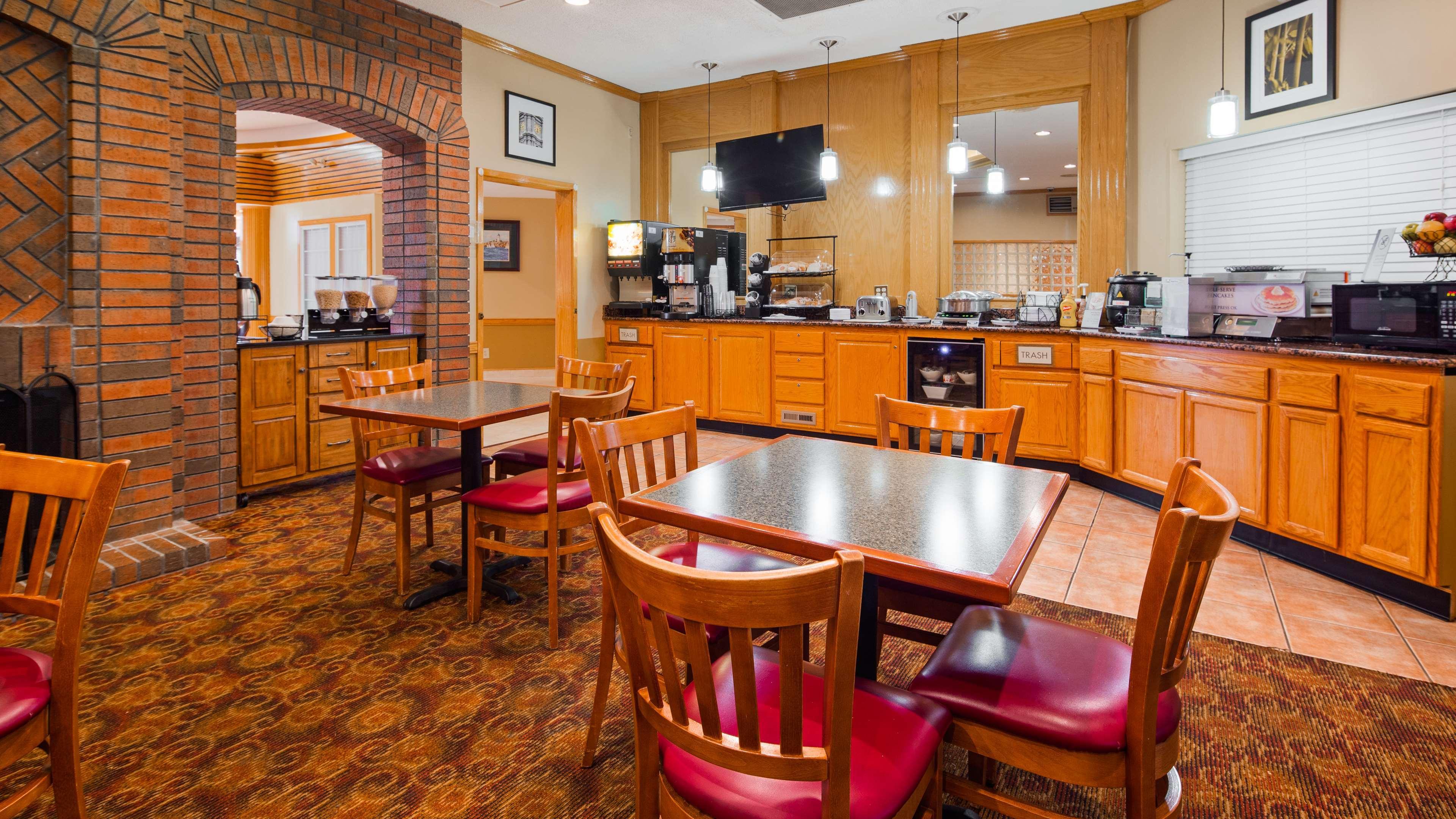 Best Western West Greenwich Inn Exterior photo